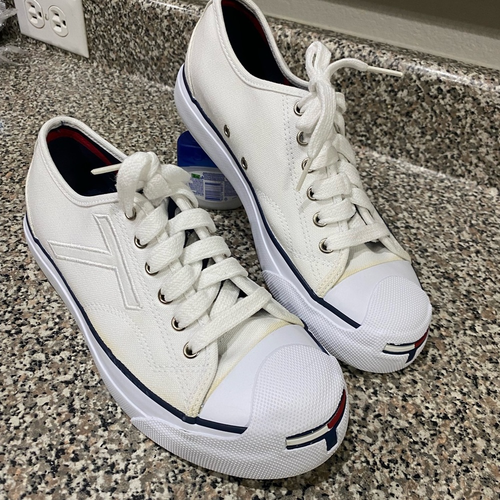 Tommy Hilfiger woman’s shoes size 7M